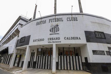 Vila Belmiro olarak bilinen Urbano Caldeira Stadyumu 'nun önünde. Futbol.