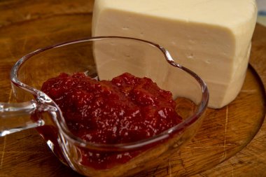 Peynirli guava reçeli, tipik Brezilya tatlısı, adı Romeu e Julieta. Brezilya 'da Haziran ve Temmuz festivallerinde geleneksel