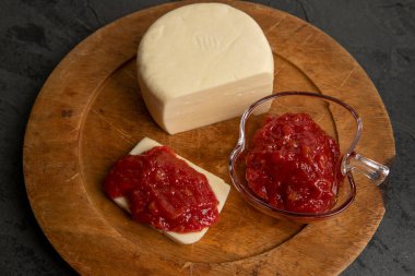 Peynirli guava reçeli, tipik Brezilya tatlısı, adı Romeu e Julieta. Brezilya 'da Haziran ve Temmuz festivallerinde geleneksel