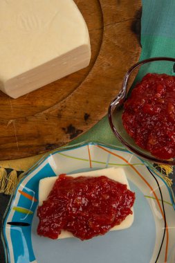 Peynirli guava reçeli, tipik Brezilya tatlısı, adı Romeu e Julieta. Brezilya 'da Haziran ve Temmuz festivallerinde geleneksel