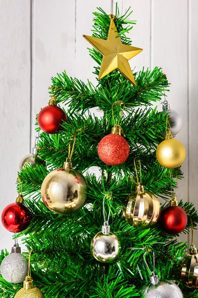 크리스마스 트리와 장식품 — 스톡 사진