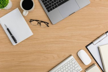 Üst Manzara Ahşap ofis masası. Düz Yatık Çalışma Alanı