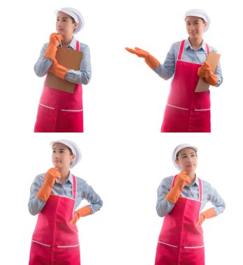 Ev temizlik hizmetlerini sunan ev hanımının koleksiyon seti reklam için elinde not defteriyle el hareketi yapıyor. Beyaz arka planda izole edilmiş. Asya modeli