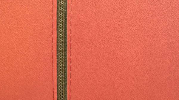 Rote Ledertextur Mit Vertikalem Reißverschluss Aus Bronze Makroaufnahmen Nahaufnahmen Hintergrund — Stockfoto
