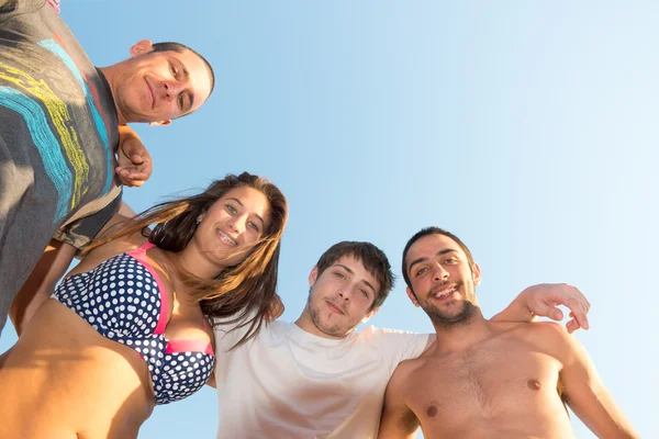 Amigos na hora de verão — Fotografia de Stock