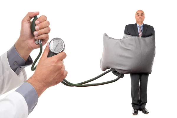 Podnikatel, měření krevního tlaku — Stock fotografie
