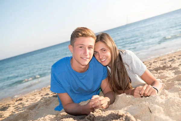 Couple in Summer time — Stock Photo, Image