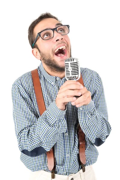 Nerd cantando con micrófono viejo — Foto de Stock