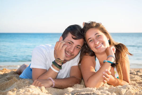 Couple en heure d'été — Photo