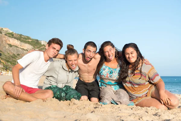 Freunde im Sommer — Stockfoto