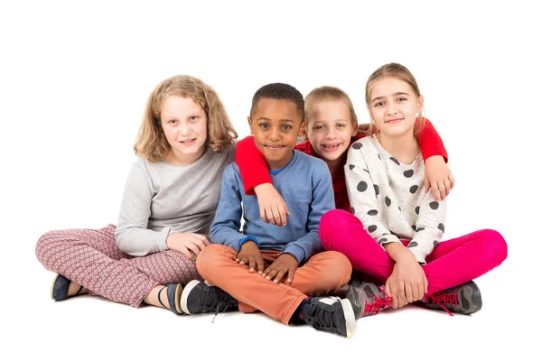 Группа счастливых детей — стоковое фото
