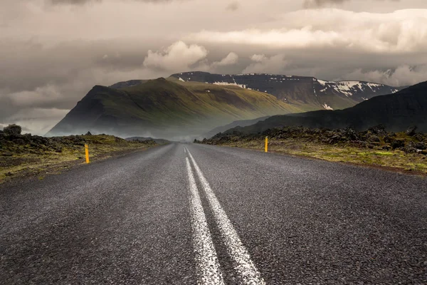 アイスランドの空の道 — ストック写真