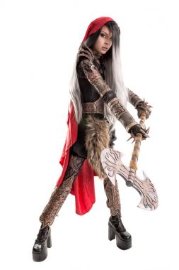 Koyu kırmızı başlıklı kız