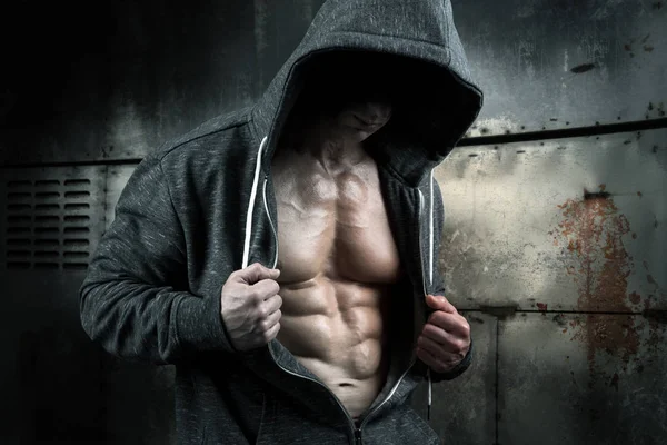 Adam büyük abs ile