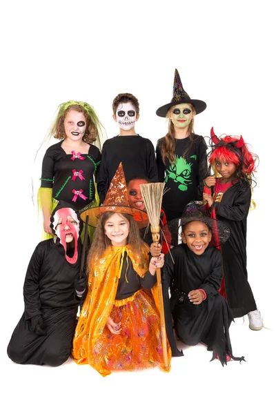 Kinderen in Halloween kostuums — Stockfoto