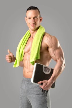 kusursuz bir beden ile adam