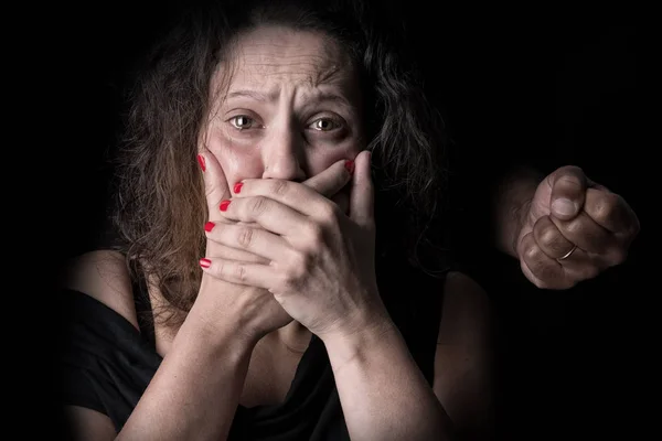 Mulher vítima de violência doméstica — Fotografia de Stock