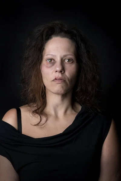 Donna vittima di violenza domestica — Foto Stock