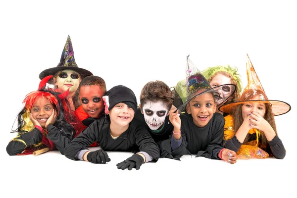 Kinderen in Halloween kostuums — Stockfoto