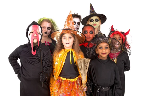 Kinderen in Halloween kostuums — Stockfoto