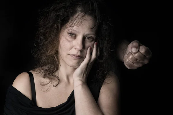 Donna vittima di violenza domestica — Foto Stock