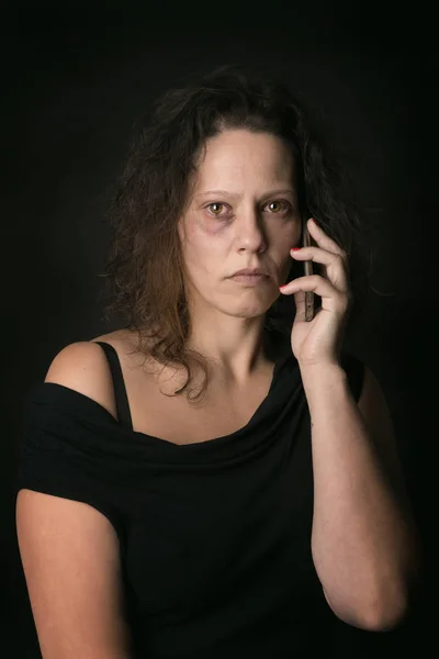 Donna vittima di violenza domestica — Foto Stock