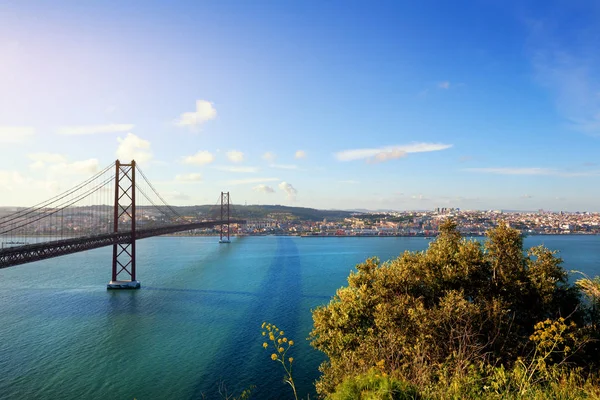 Puente en Lisboa Portugal — Foto de Stock