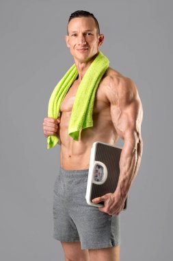 kusursuz bir beden ile adam