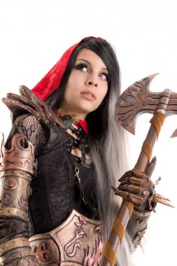 Koyu kırmızı başlıklı kız