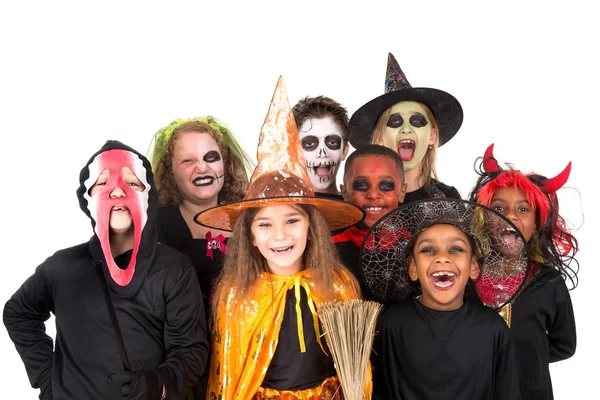 Дети в костюмах на Хэллоуин — стоковое фото