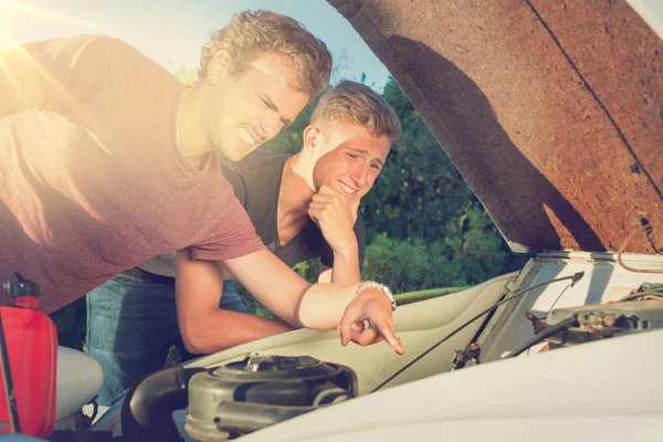 Broken car — Stock Photo, Image