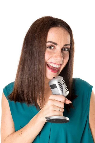 Donna occasionale che canta — Foto Stock