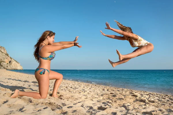 Meninas se divertindo — Fotografia de Stock