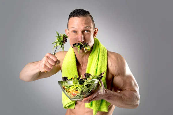 サラダを食べる健康な人 — ストック写真