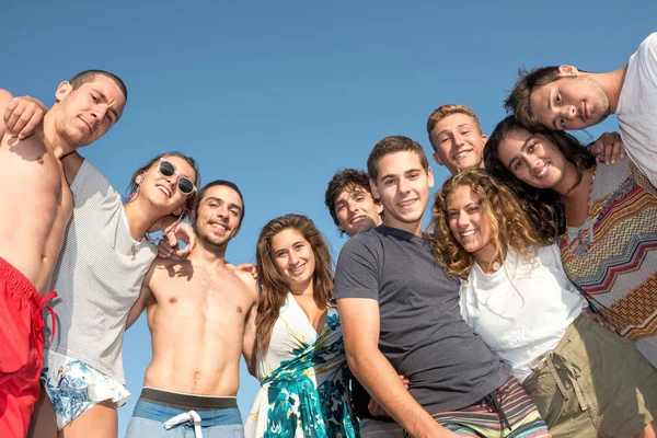 Amigos en verano — Foto de Stock