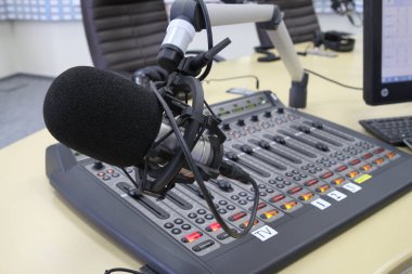 Radyo istasyonu. Mikrofon bir kayıt stüdyosu