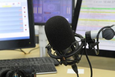 Radyo istasyonu. Mikrofon bir kayıt stüdyosu
