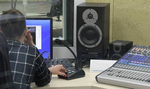 Transmisión en vivo por estaciones de radio en Kiev — Foto de Stock