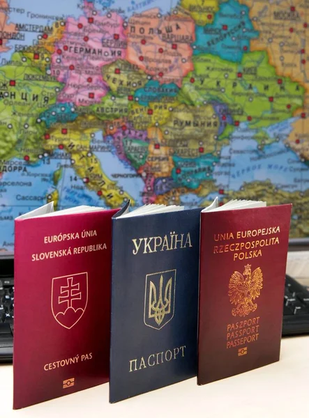 Farklı ülkelerin Pasaportlar