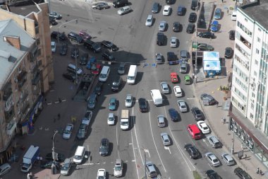 Yol ve otoyol üzerinde havadan görünümü