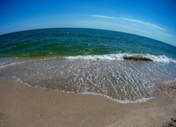 Plaża i fale na Morze Czarne, Odessa — Zdjęcie stockowe