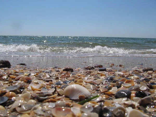 Beach and waves on the Black Sea, Odessa — Stock Photo, Image