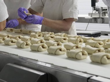 Ekmek yapım süreci.