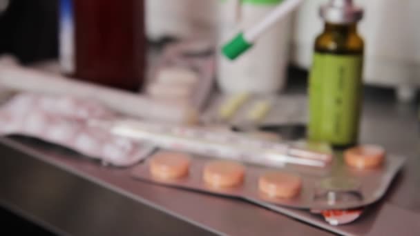 Vitamin Tabletta Tabletták Verem Hőmérő — Stock videók