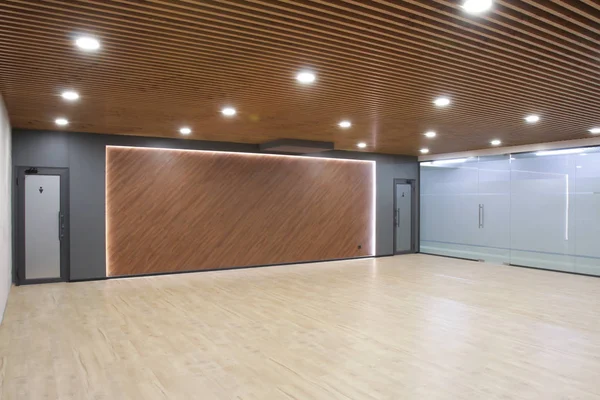 İç modern bir ofis iş merkezinin boş bir odada