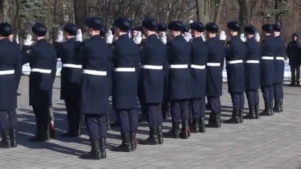 Kiev Ukraine March 2018 Honor Guard Ukrainian Army Shows Tricks — Stock Video