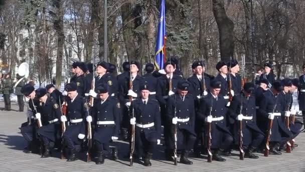 Kiev Ucrânia Março 2018 Guarda Honra Exército Ucraniano Mostra Truques — Vídeo de Stock