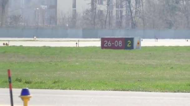 Kijów Ukraina Kwietnia 2018 Port Lotniczy Kijów Sygnał Światła Pasie — Wideo stockowe