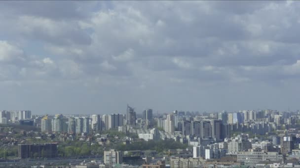 Κίεβο Απριλίου 2018 Ουκρανία Σύννεφα Επιπλέουν Στην Πόλη Χρόνο Γύρων — Αρχείο Βίντεο