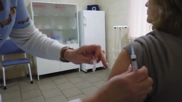 キエフ ウクライナ ヨーロッパ 11月2019 地元の病院のレセプション 市内の診療所のレジストリの患者 — ストック動画